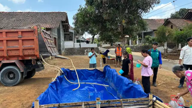 Semakin Kering, Semakin Krisis