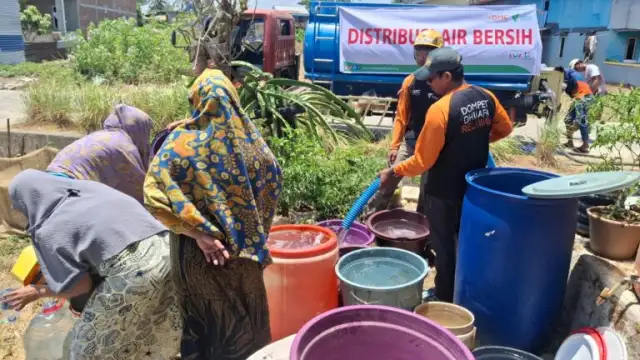 Kekeringan Melanda Maros, Ribuan Liter Air Bersih di Distribusikan